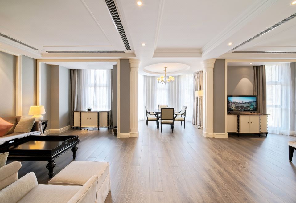 豪华景观大床套房