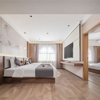 歡致·家庭三床雙臥套房「零壓床墊+靜逸舒適+溫馨出行」 星辰飯店（西安鐘鼓樓回民街店）優惠