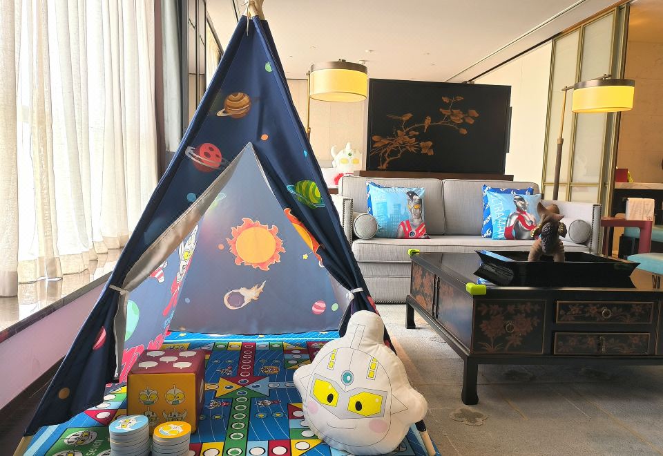 奥特曼亲子主题开放式江景套房