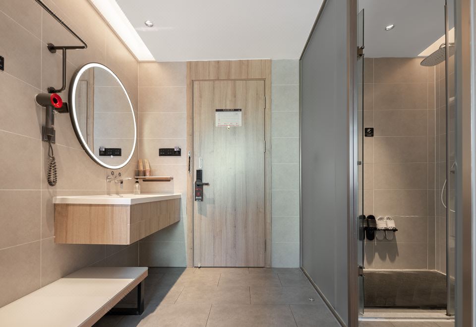 简约大床房（闽南茶具+明亮通透+独立弹簧床垫）