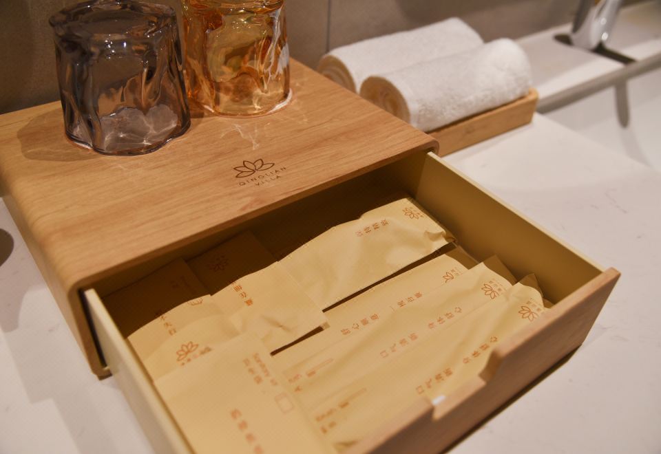 QINGLIAN VILLATwin Bed Room