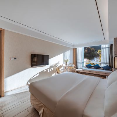 融笑語·共享時光豪華家庭套房|輕膚浴袍/深睡記憶床墊 花築·麗江藏元雪山攬景飯店（古城大水車店）優惠