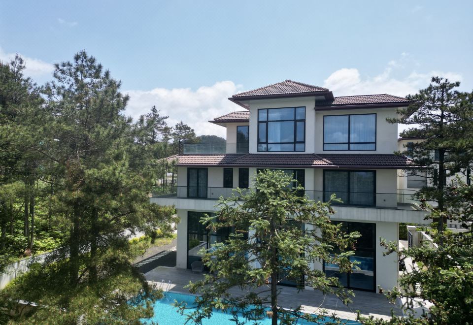 隐于松林五卧泳池别墅