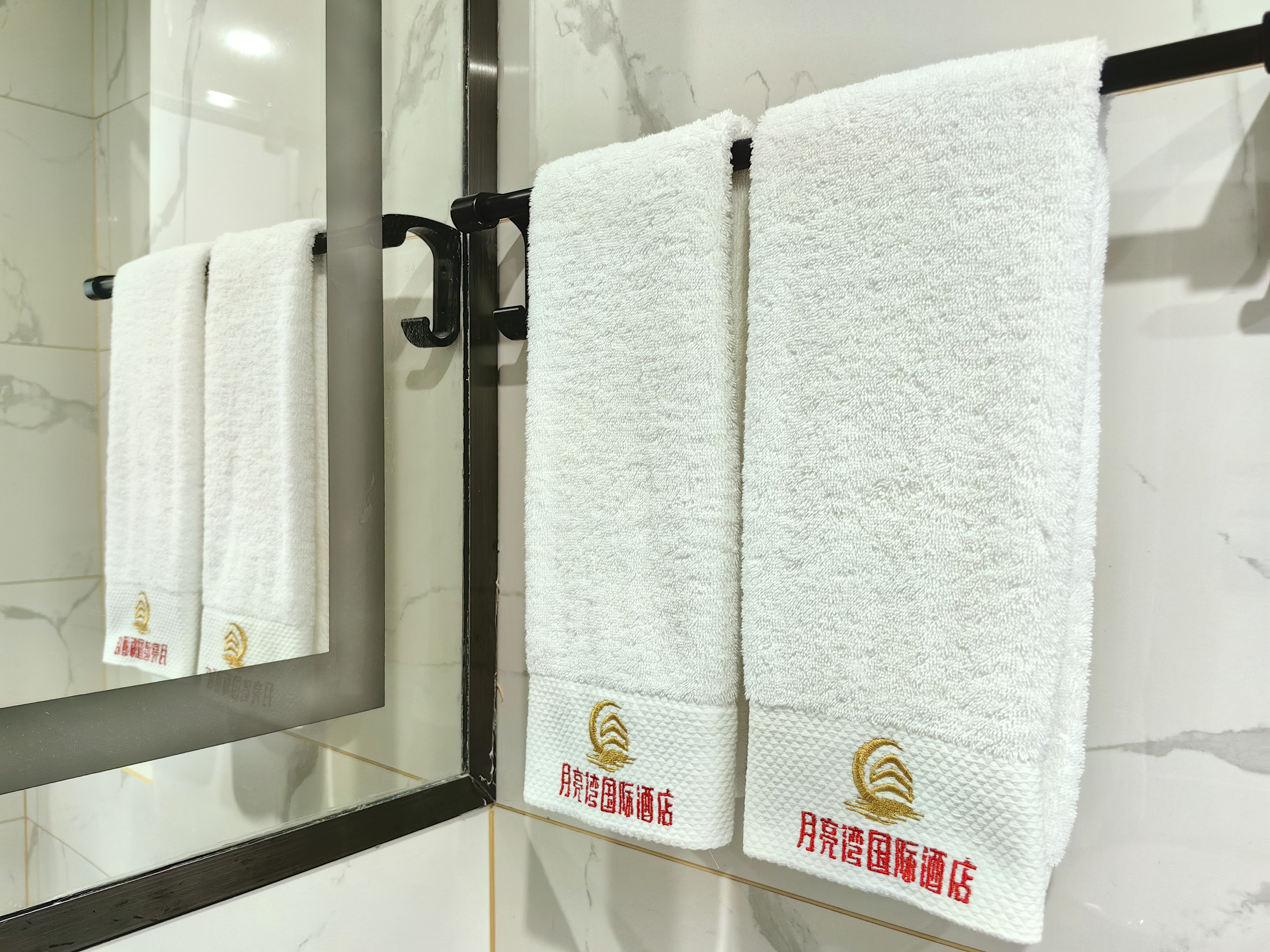 Huichang Moon Bay International Hotel (Huichang County Administrative Center Store)湾雅双床房（安心睡眠+落地窗）