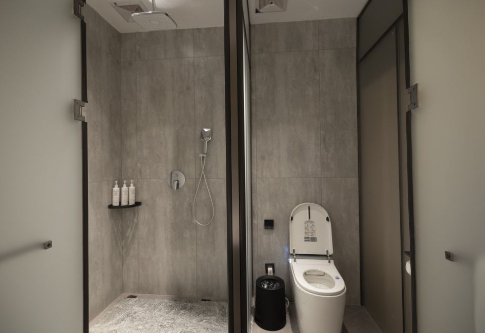 Wyndham Grand Plaza Royale Fengshun Hot Springs ResortQuiet Elegance Double Bed Room (With Bathtub)