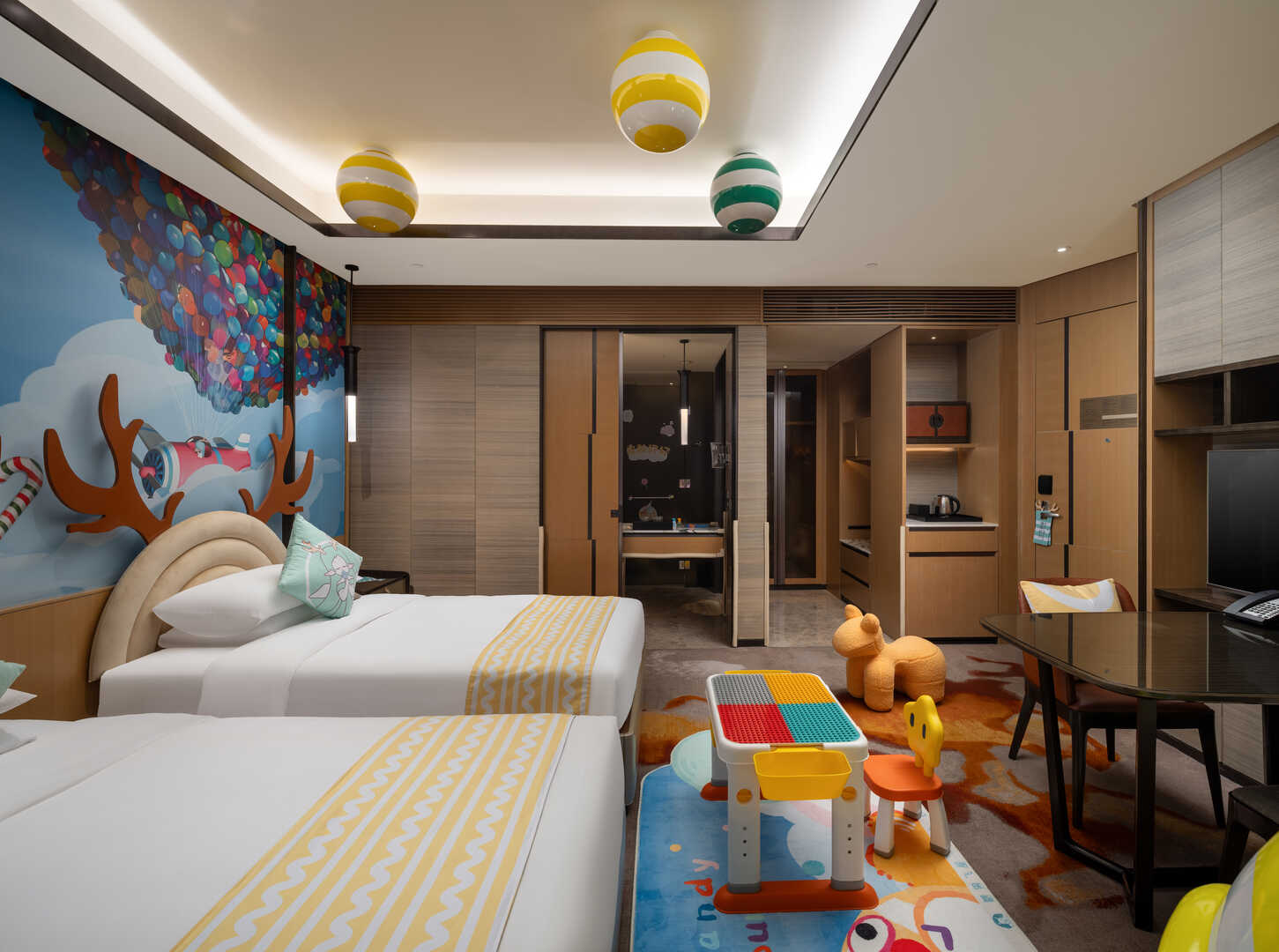 糖果飞屋主题双床房（鱼嘴小屋）