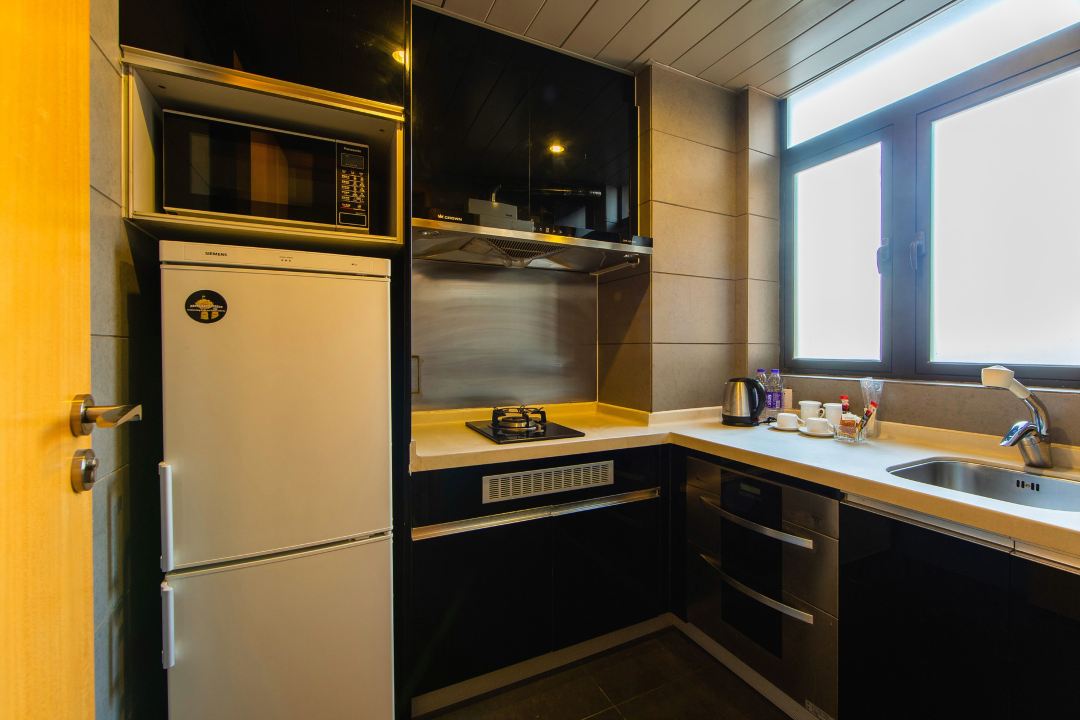 舒睡行政套房二居室｜负离子风扇+阳台+洗衣机+厨房