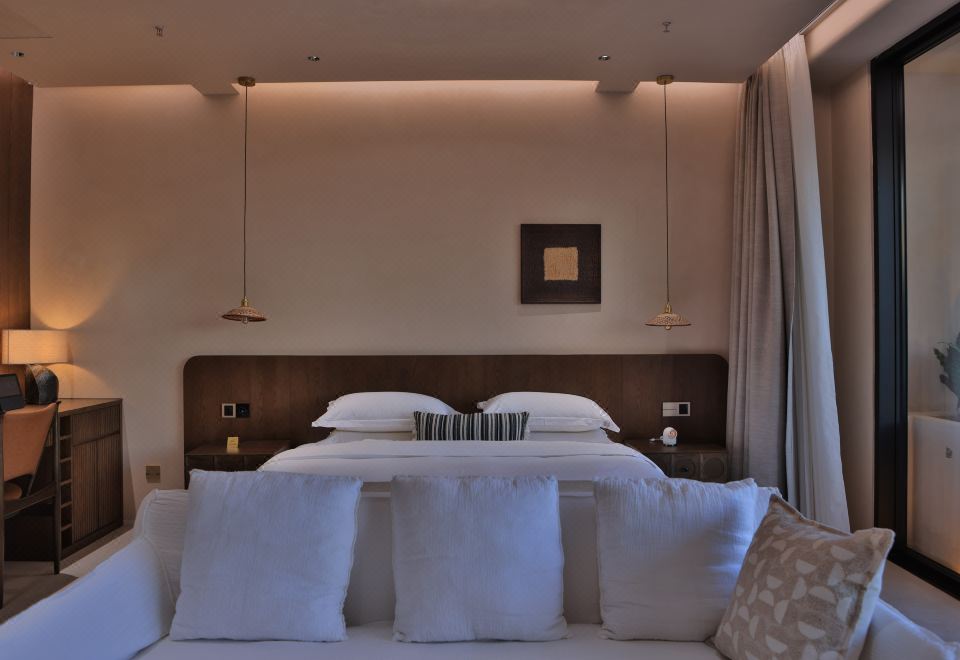 海景泡池豪華特大床房「馬歇爾音響+戴森吹風機」