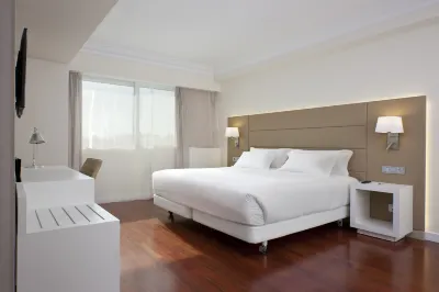 NH Pamplona Iruna Park โรงแรมใน