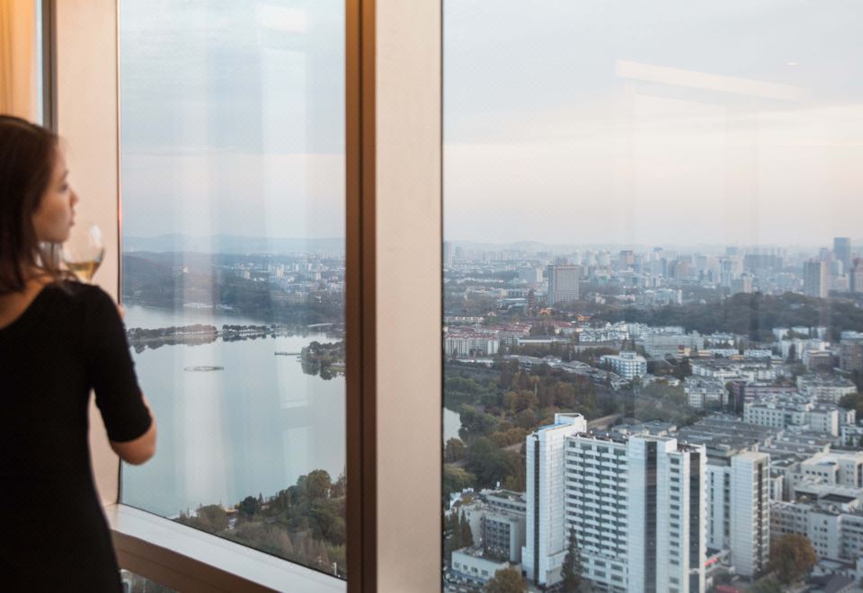 尊享更高楼层湖景大床房·享玄武湖紫金山美景