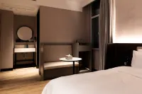 HanTing Hotel (Dezhou Linyi Yingxi Avenue Zhongwei Mingjun)