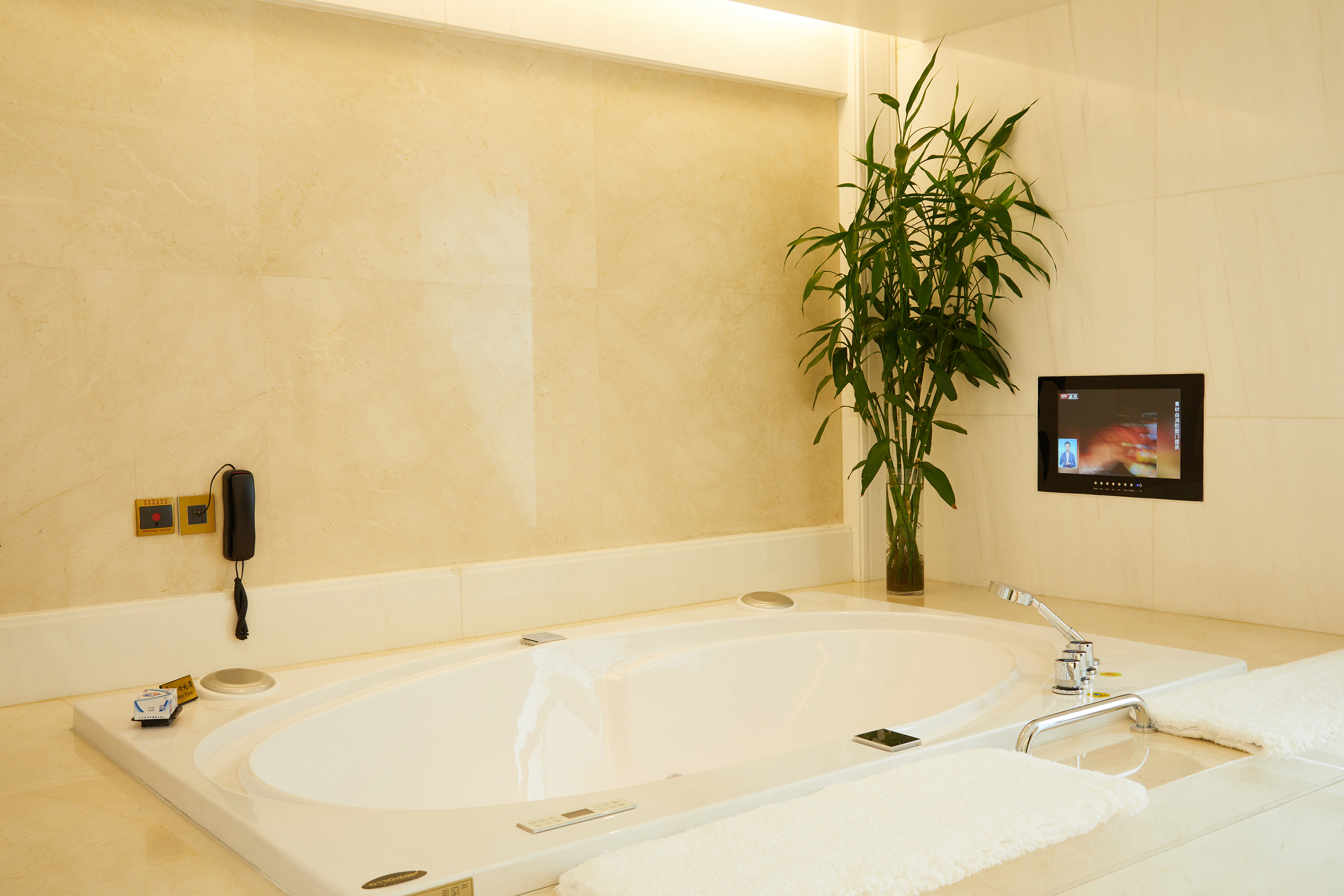 至尊豐大套房（外景明窗+浪漫浴缸）