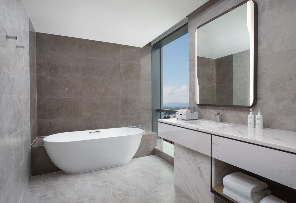 COURTYARD BY MARRIOTT Beijing ChangpingSelected Queen Room