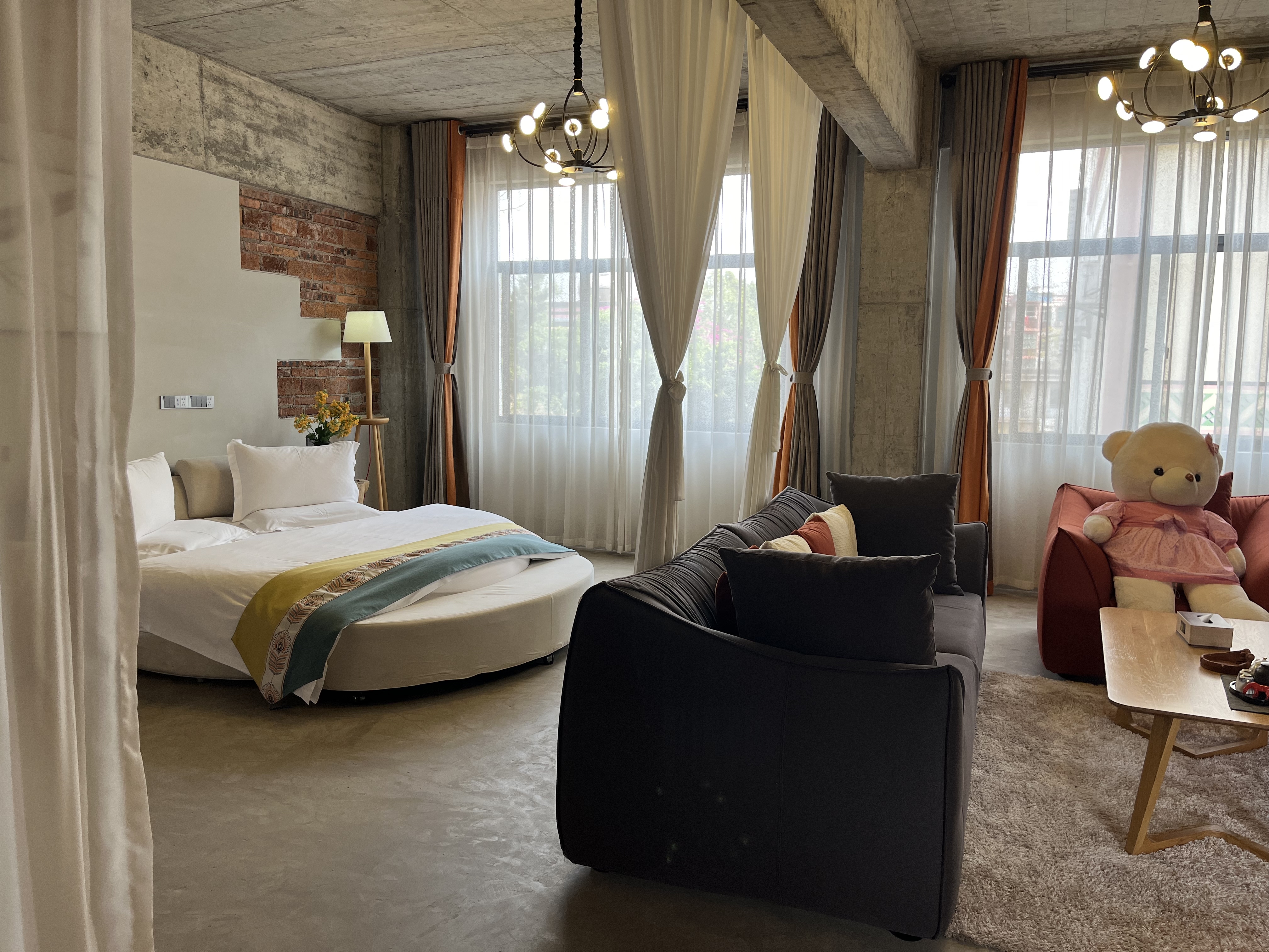 花好月圓豪華圓床房