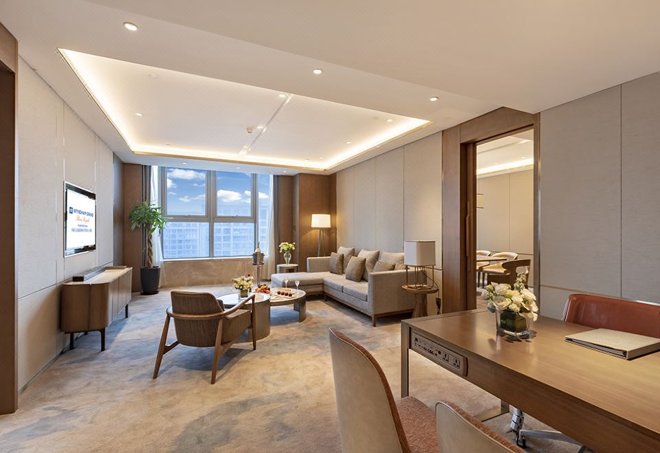 至尊高空城景总裁套房-养生减压