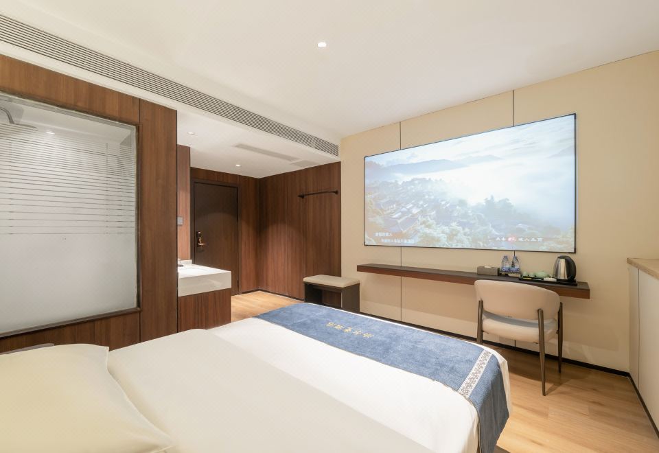 泊?沉浸影音房（巨幕投影?海量片源）