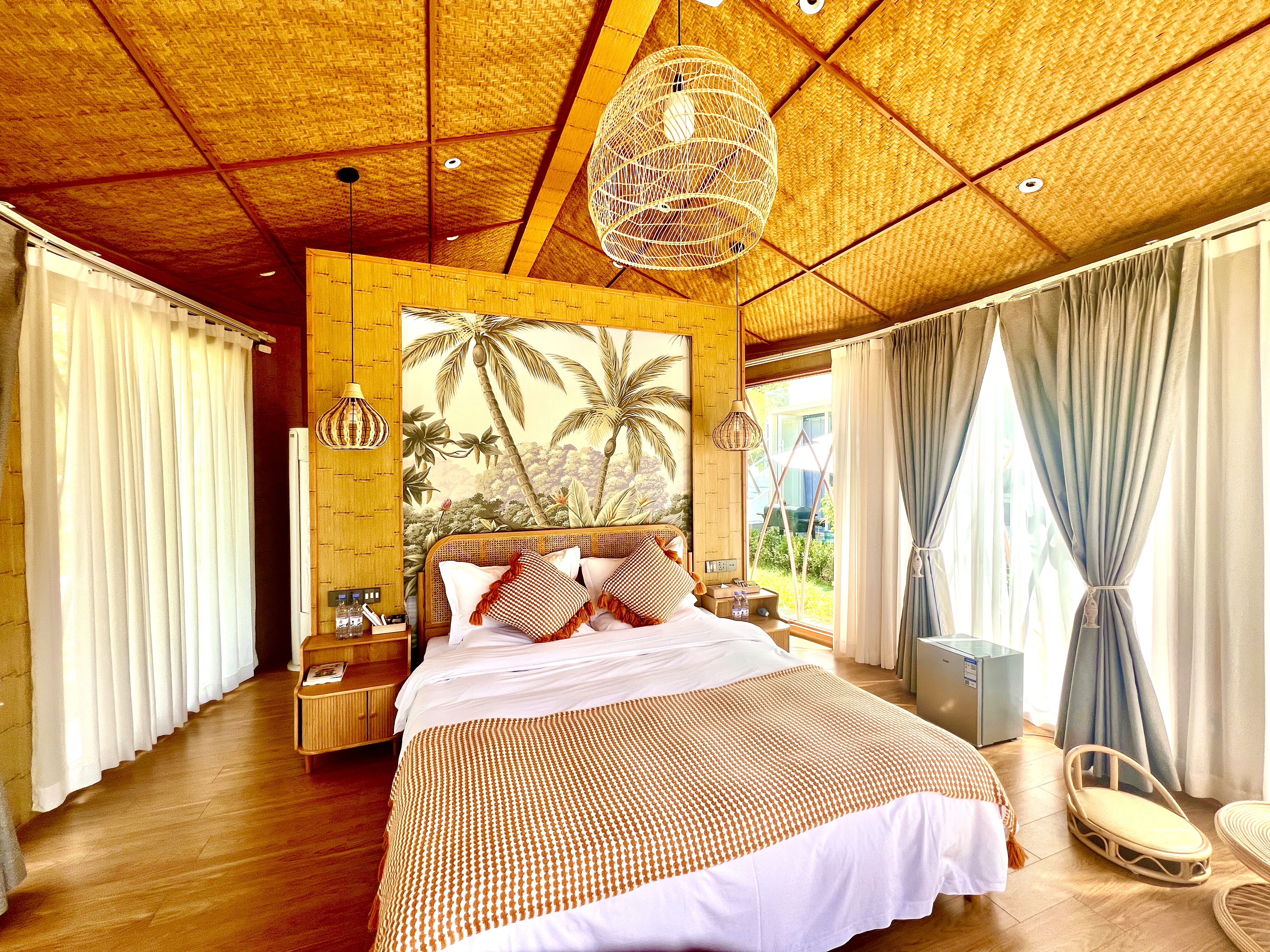 茶之屋大床房+高清投影+茶具+智能系统