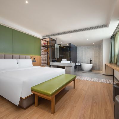 悠然浴享大床房（會客區+手機投屏·城景·浴缸） 秋果酒店（深圳車公廟上沙地鐵站店）優惠