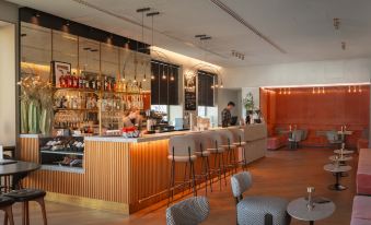 Miano Hotel & Bar - Housity