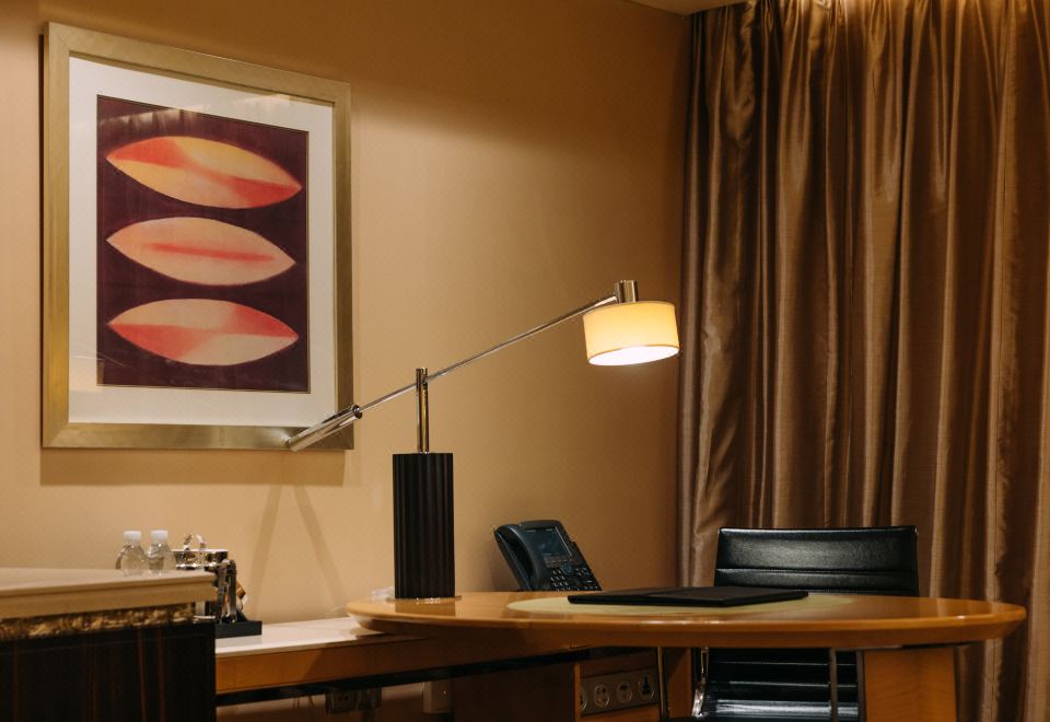 豪華花園景觀大床房