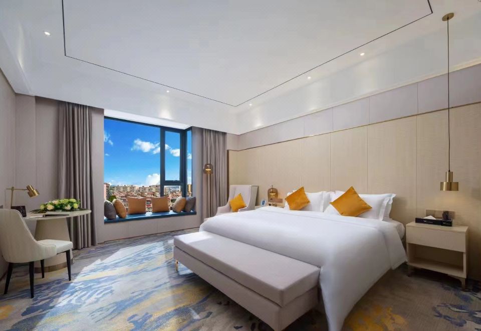 Deluxe Room (Queen bed)