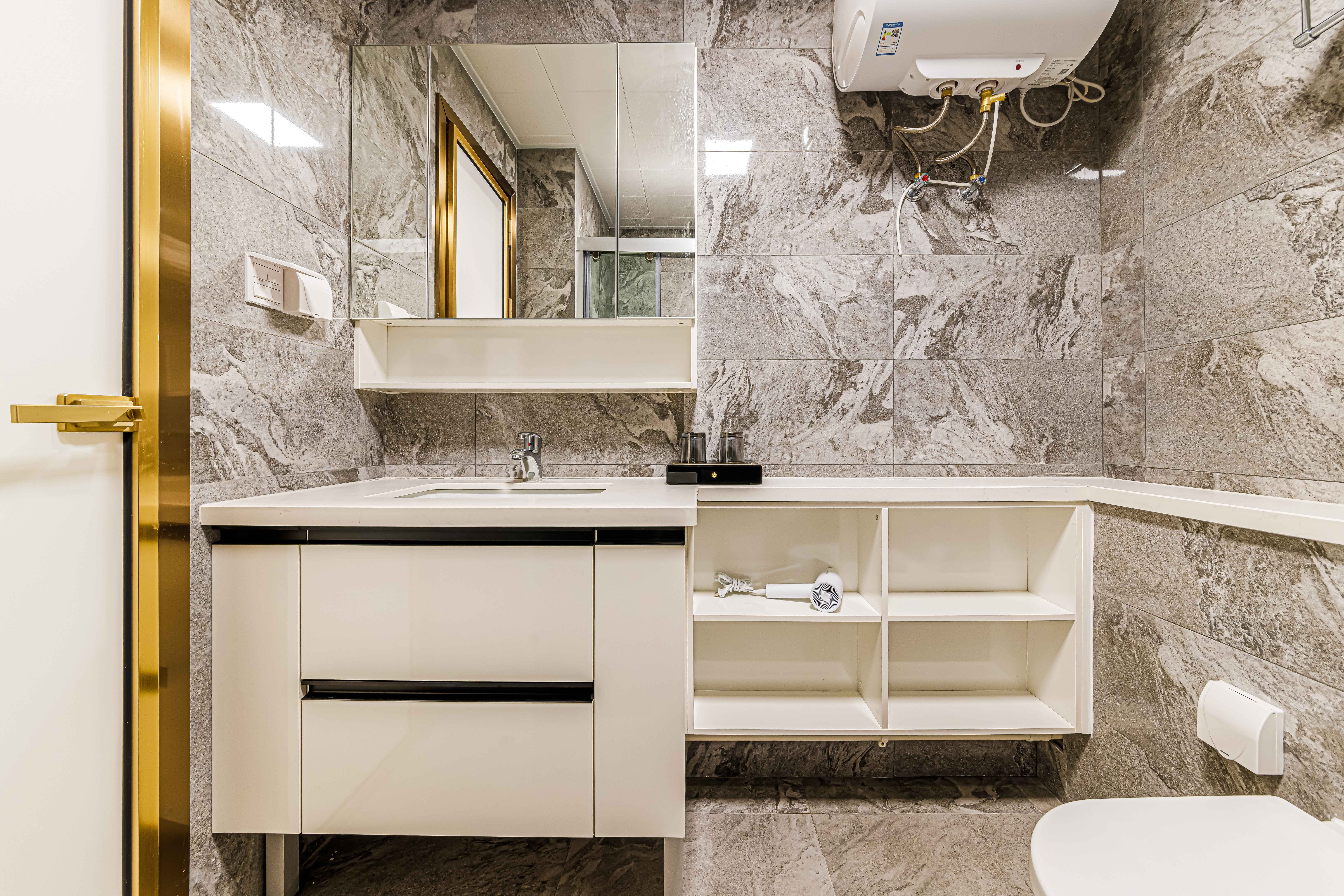 巨幕观影大床房【百寸投影+4K高清】