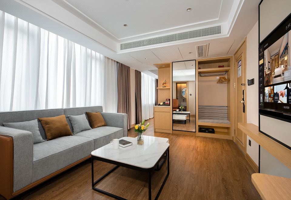 行政套房（会客厅+小度语音智能客控）