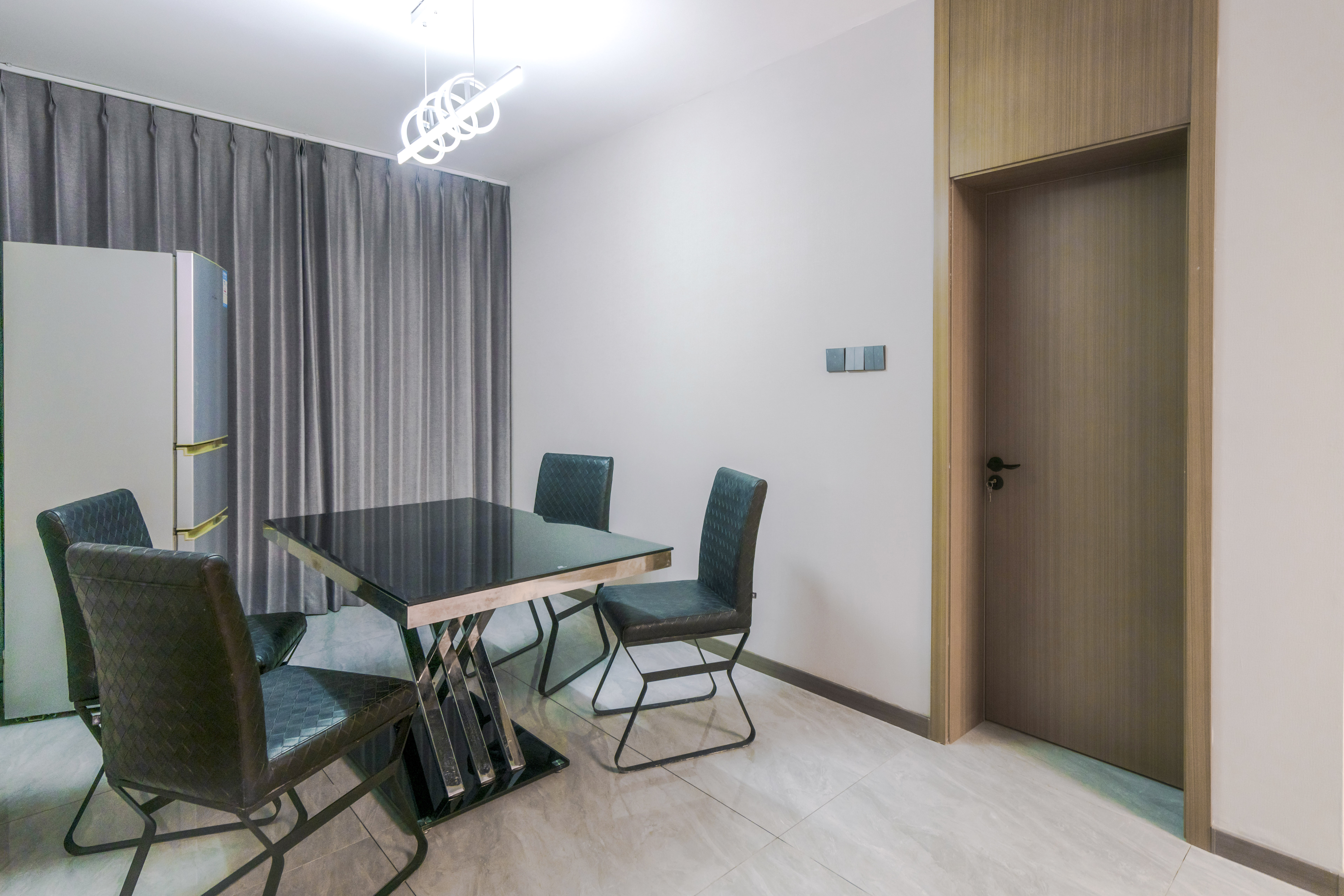 商务家庭套房（两室两厅两衞+滚筒洗衣机+智能马桶）