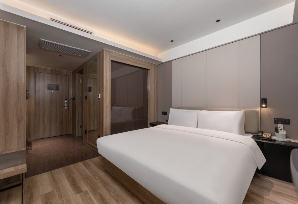 高级大床房（投屏电视）