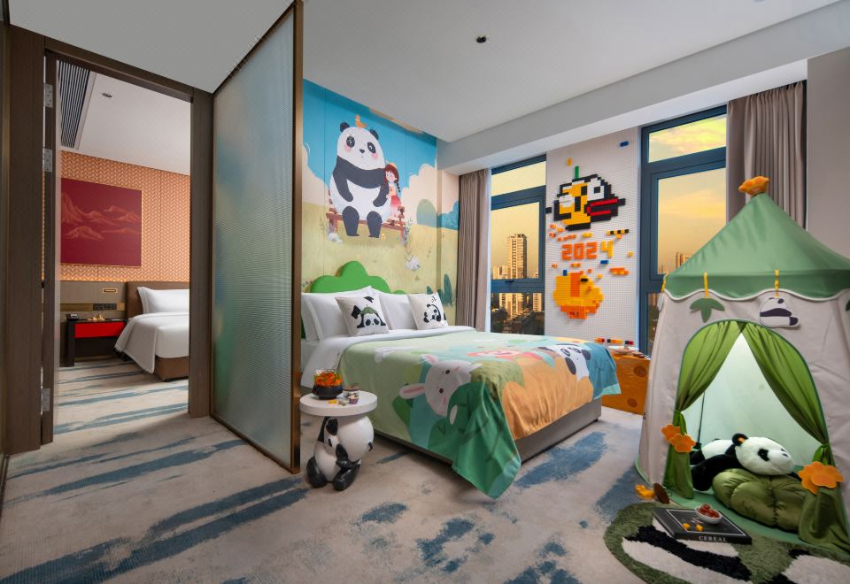 大熊猫亲子主题侧江景套房