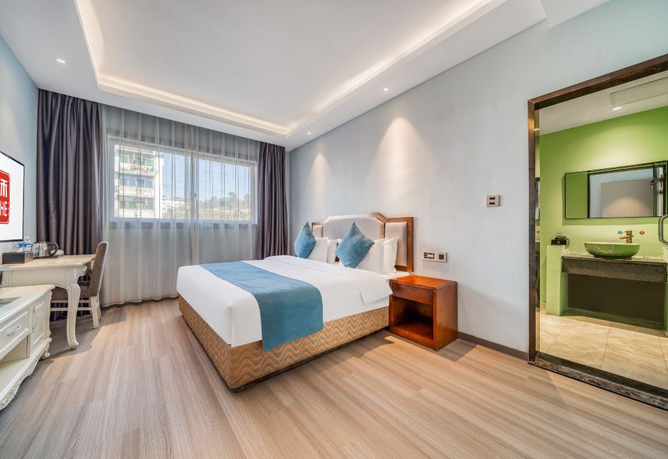 Exquisite Big Bed Room