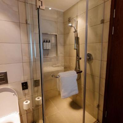 薩凡納景豪華特大床房 內羅畢機場皇冠假日酒店優惠