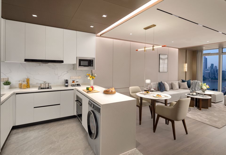 一房豪華行政套房（超長沙發+江景）