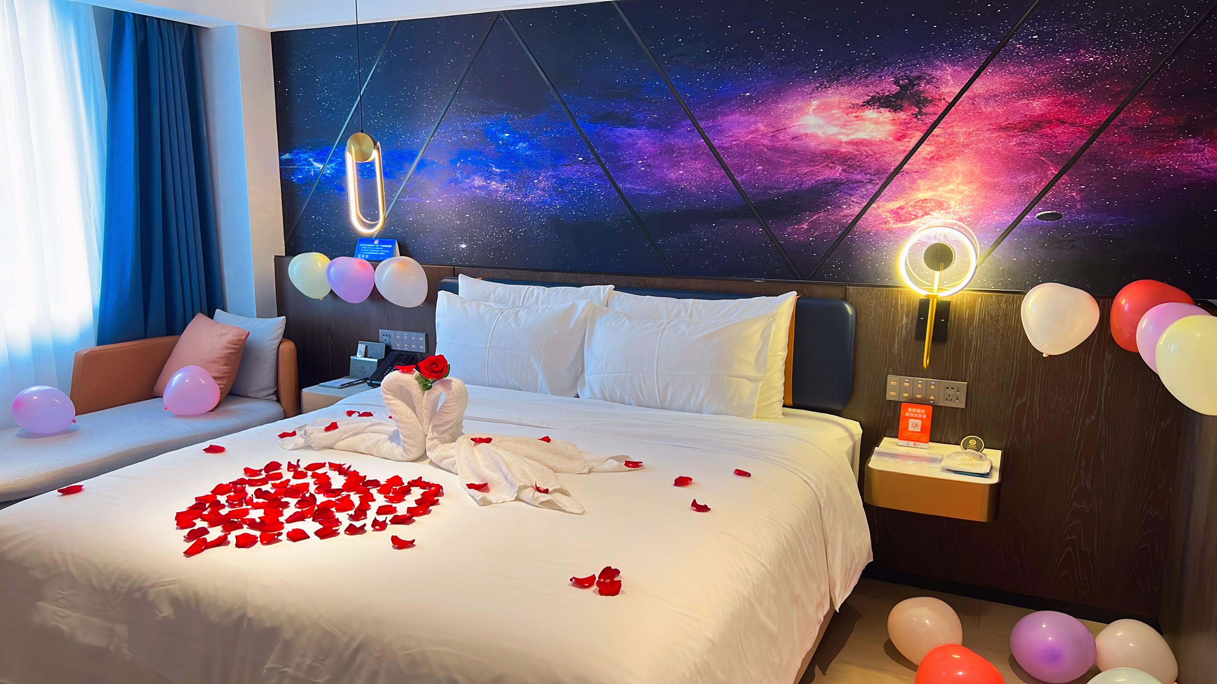 浪漫主题大床房