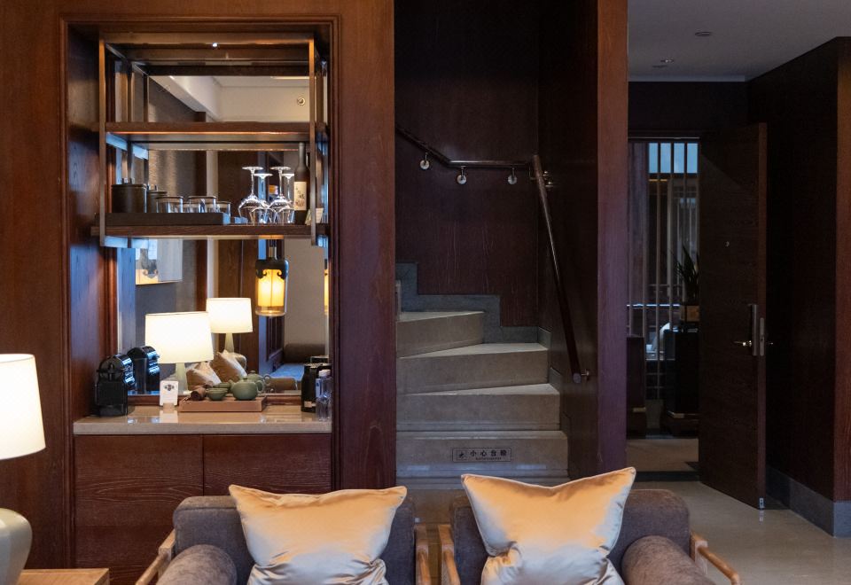 尊荣跃层豪华大床家庭套房