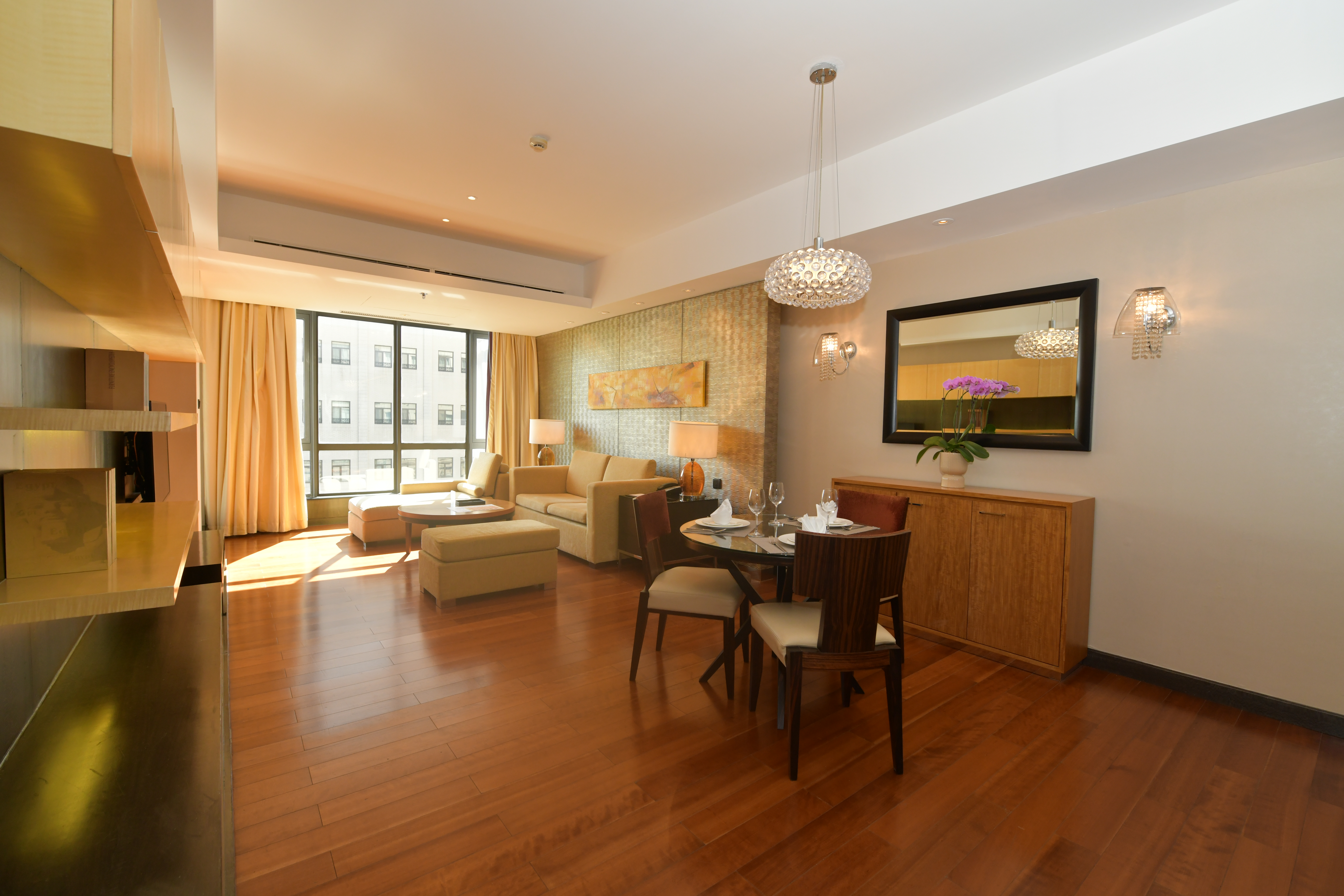 行政一居室套房