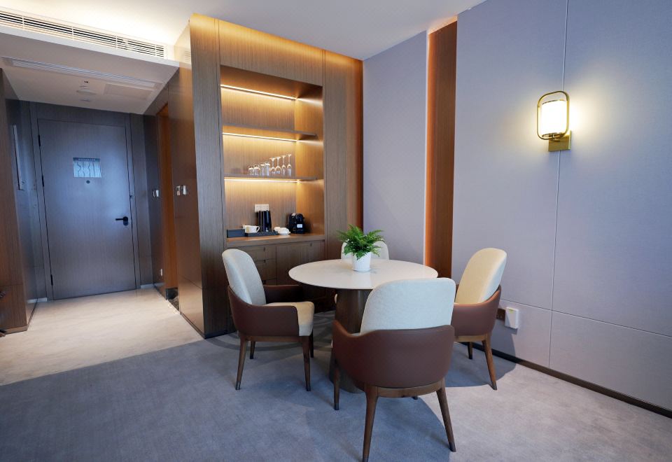 商务套房（舒眠床垫+双衞生间+浴缸）