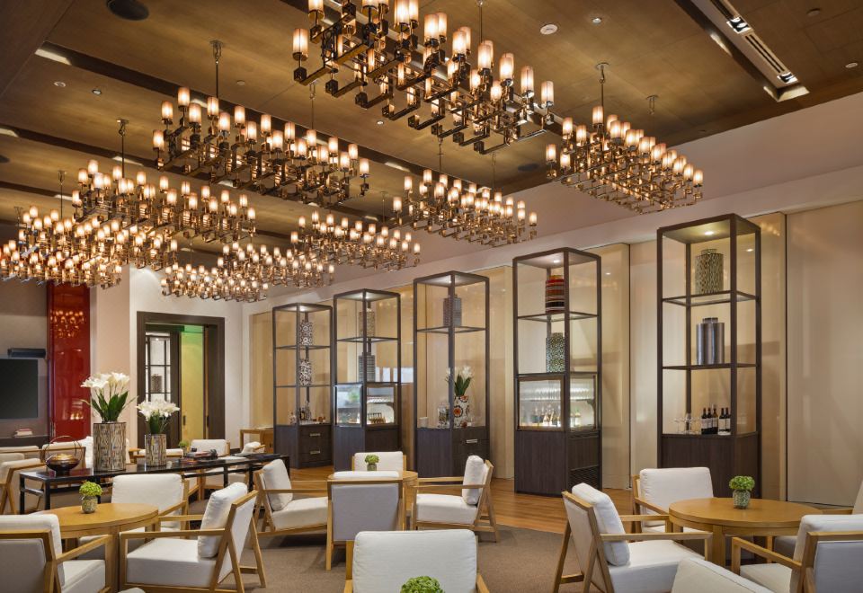 Park Hyatt Shanghai1 King Bed With Bund River View Deluxe（Park Salon）