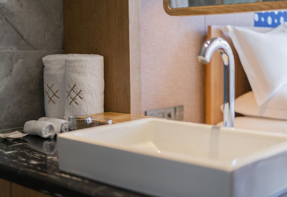 C区无垠双拼大床房,舒适5A级鹅绒被,独立衞浴,中央空调