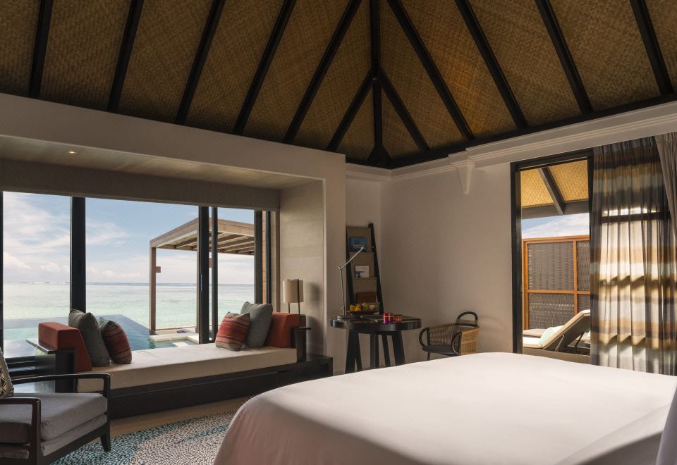 日出水上泳池别墅