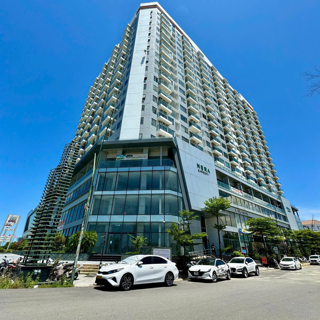 兩臥室陽臺公寓，城景+泳池