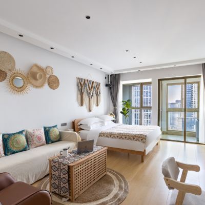 波西米亞風觀景大床房（百寸高清投影） 麗致公寓飯店（昆明七彩之門店）優惠