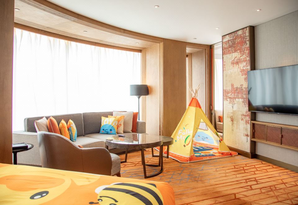 嘉賓軒小黃鴨親子主題家庭套房