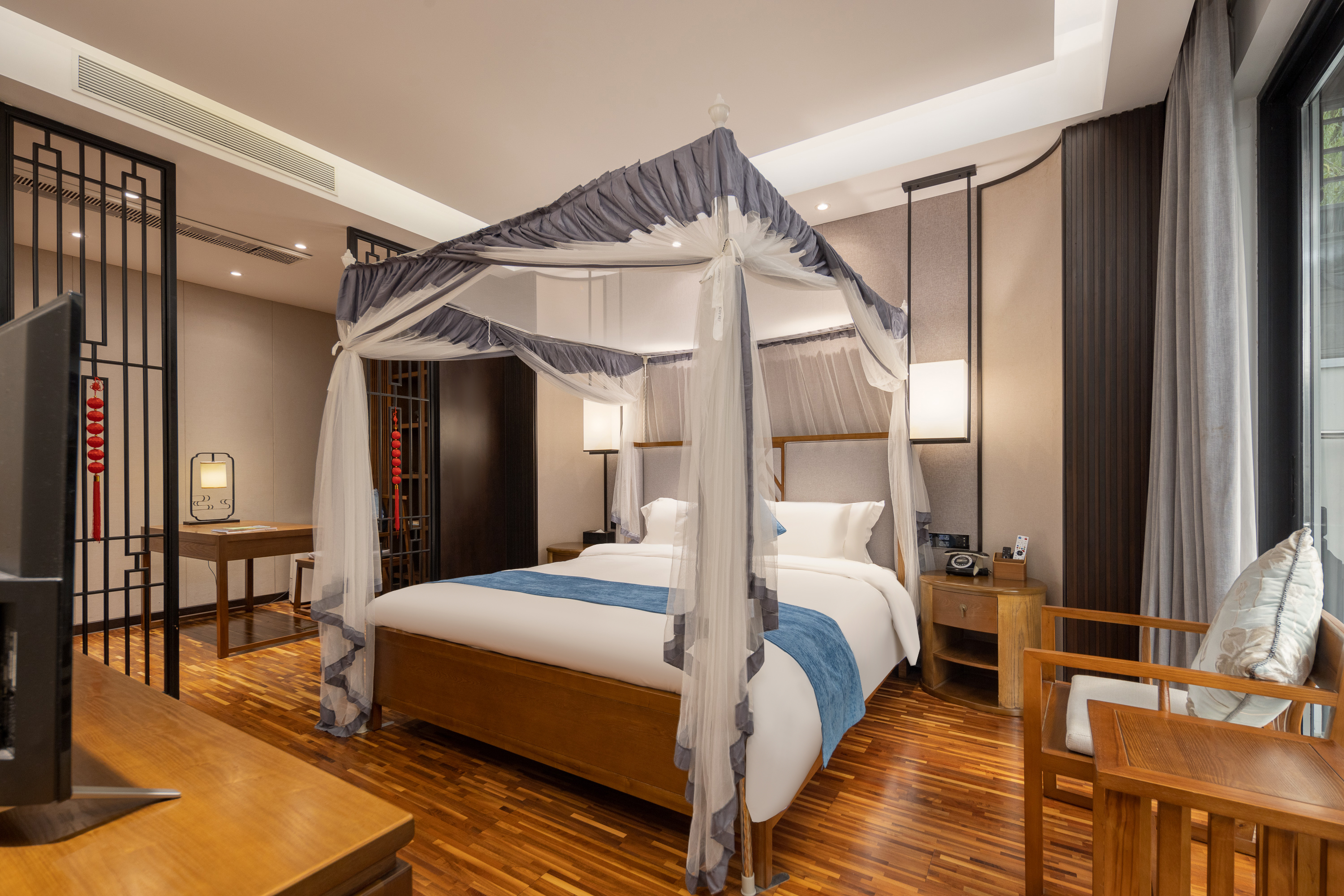 立春·临河浴缸套房·带客厅