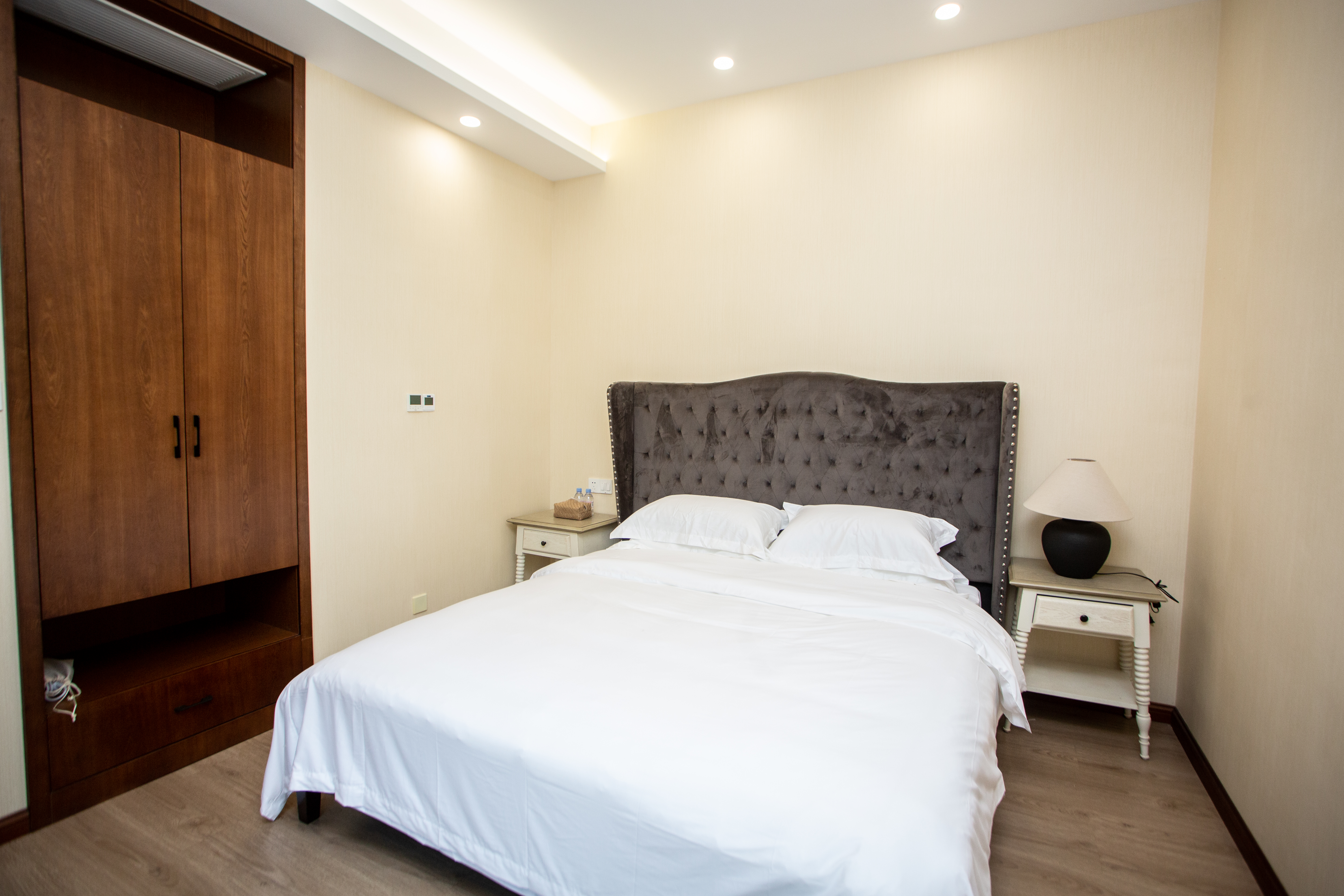 聆河私汤两居套房