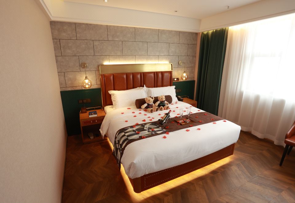 James Joyce Coffetel (Suzhou Railway Station Yiwu International Trade City Branch) Deluxe Queen Room