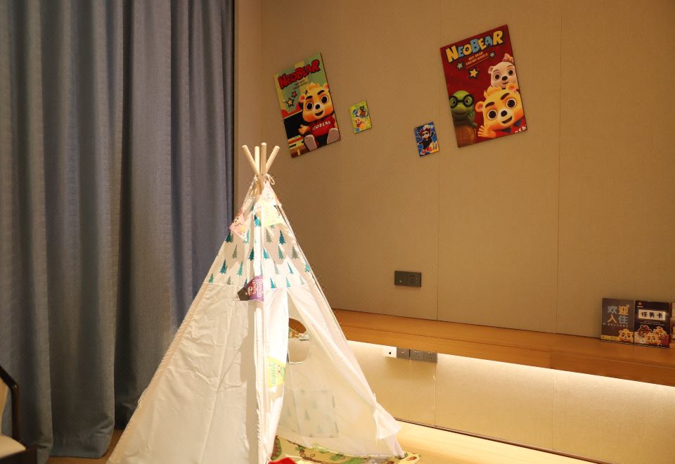 Wyndham Grand Plaza Fuzhou XiangaishanXiao Xiong Ni Ao Family Themed Double Bed Room