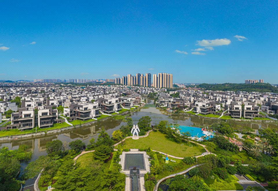 Four Points By Sheraton Guangdong Heshan FangyuanDeluxe Garden View Suite