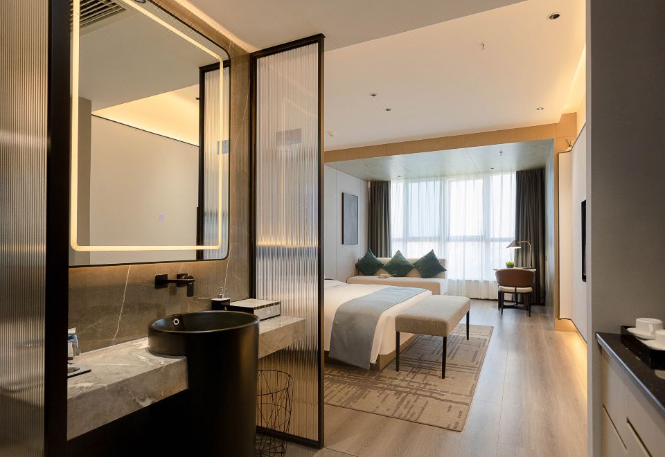 Cloud Enjoyment Double Bed Room (180 ° Panoramic View, Smart Guest Control)