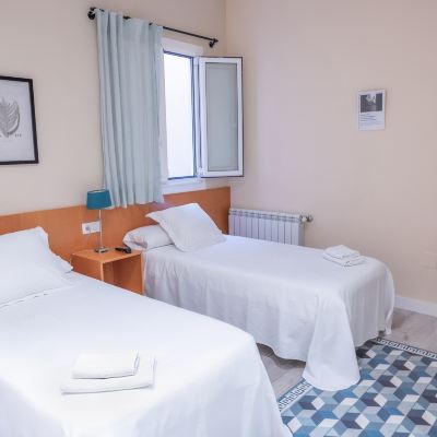 Interior Twin Room - Disability Access Hotel Montes Promo Code